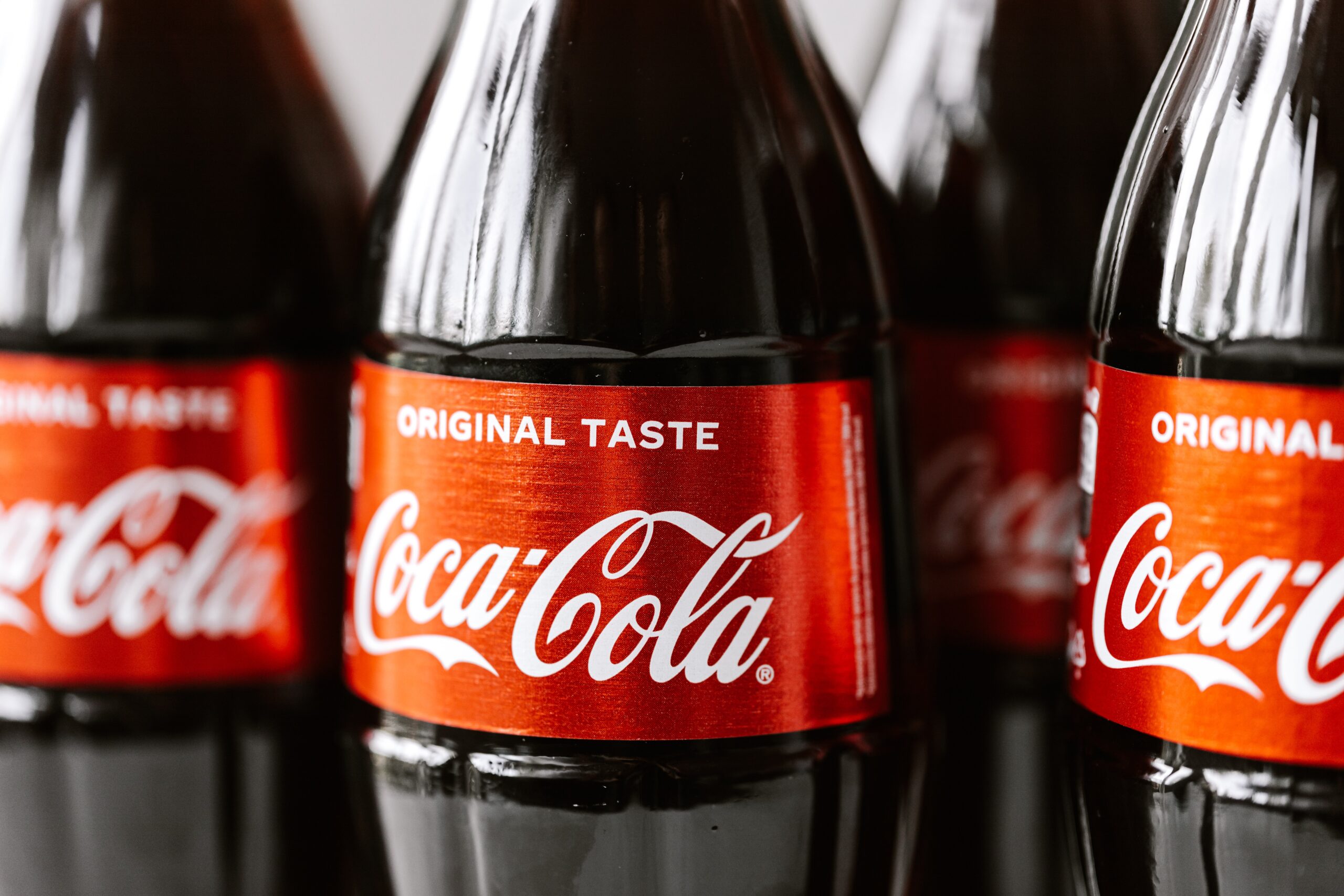 Facebook: Heinz & Coca-Cola – Dosen mit Namen und Bild
