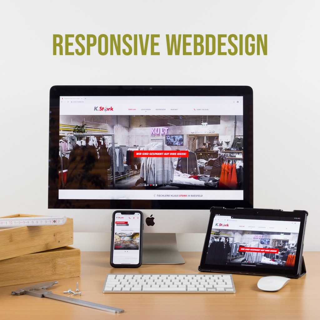iMac, Tablet und Smartphone auf Holztisch mit geöffneter Webseite - Beispiel Responsive Webdesign